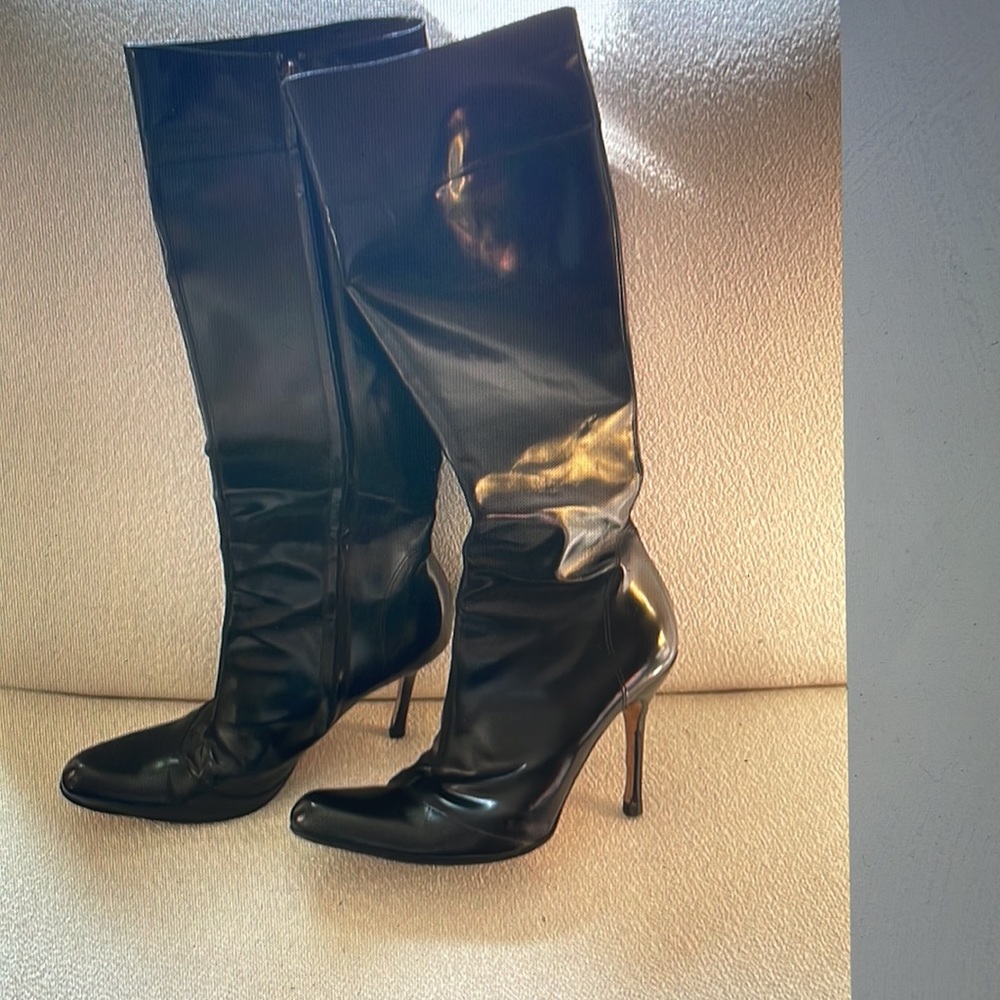 Italian Petrizia Pepe leather boots, heel 4", rounded toe. Hardly worn.